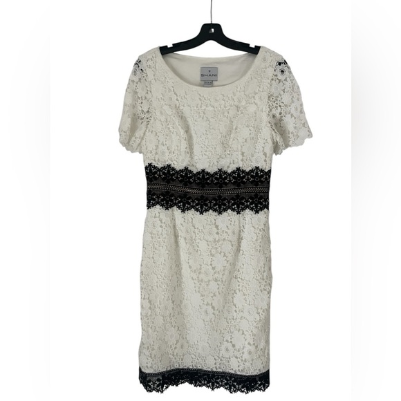 Shani Dress size 6 Women’s black and white lace Short Sleeve Colorblock Floral - Picture 3 of 10